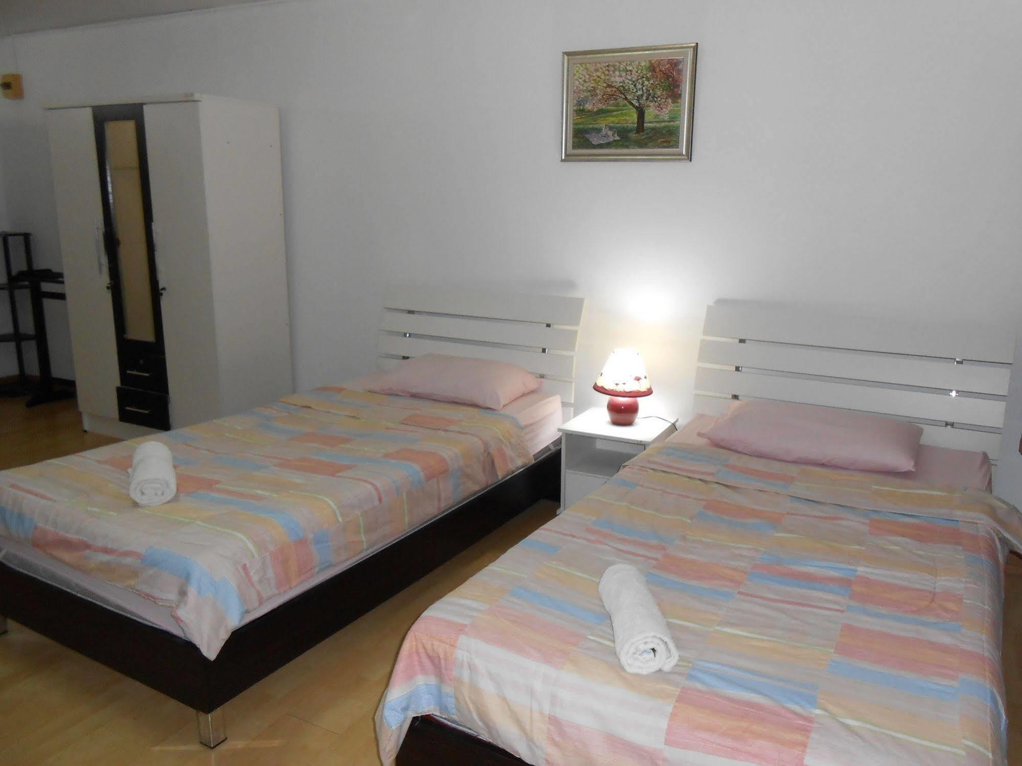 Mt-Room Pak Kret Exteriör bild